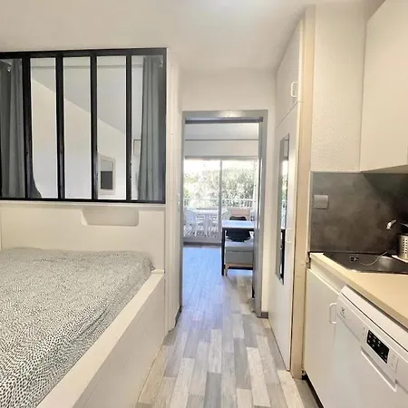 Port De 4 Personnes Апартаменты