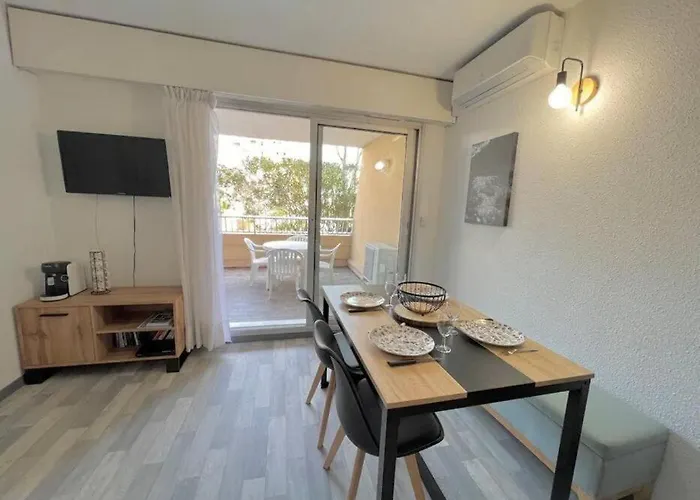 Port De 4 Personnes * Hyères